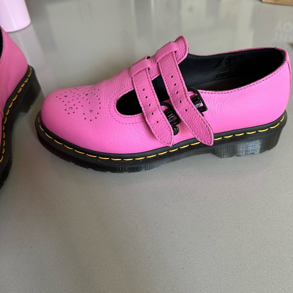 Dr. Martens Mary Jane’s pink